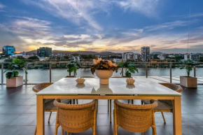 Stunning Waterfront Penthouse 3 or 4 Bedrooms